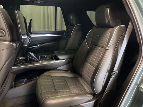 Used 2025 Cadillac Escalade V image 22