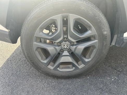 Used 2024 Toyota RAV4 Adventure AWD/4WD image 4