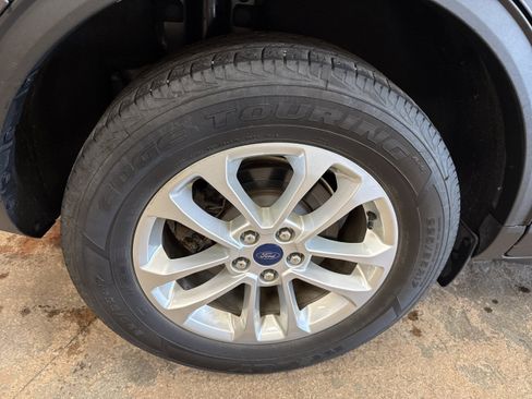 Used 2021 Ford Escape SE w/ Cold Weather Package AWD/4WD image 10