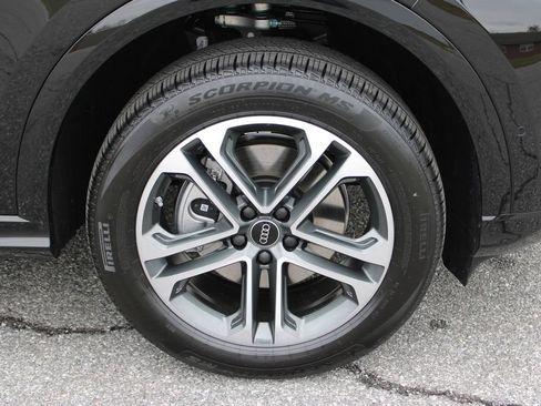 Used 2025 Audi Q5 Premium w/ Convenience Package AWD/4WD image 35