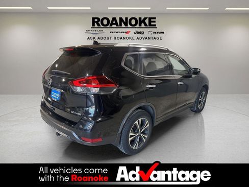 Used 2020 Nissan Rogue SV w/ Premium Package image 24
