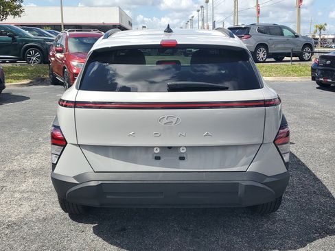 Used 2025 Hyundai Kona SEL image 5
