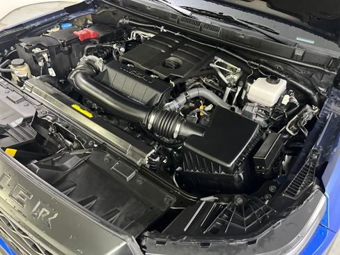 Used 2024 Nissan Frontier PRO-4X w/ Pro Convenience Package image 12