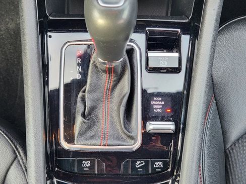 Used 2024 Jeep Compass Trailhawk image 21