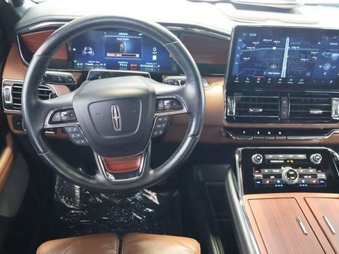 Certified 2023 Lincoln Navigator L Reserve AWD/4WD image 17