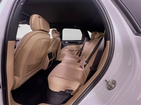 Certified 2023 Porsche Cayenne image 24
