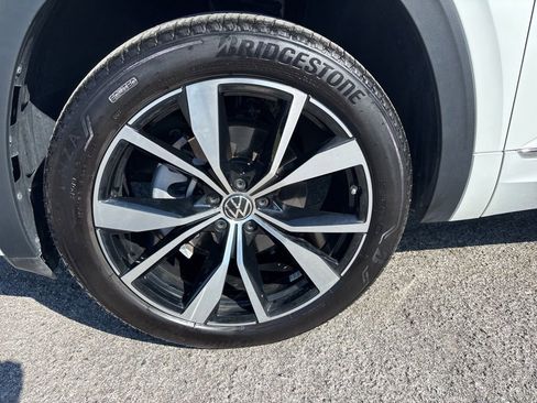 Used 2025 Volkswagen Atlas SEL Premium R-Line AWD/4WD image 7