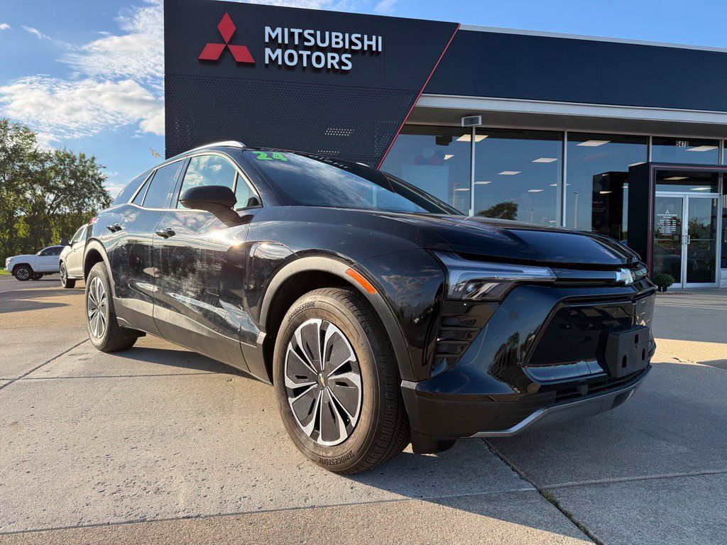 Used 2024 Chevrolet Blazer EV LT AWD/4WD image 16
