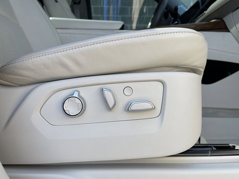 Used 2022 Cadillac Escalade Premium Luxury Platinum image 40