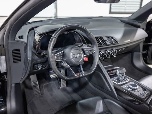 Used 2021 Audi R8 V10 w/ Premium Package image 33