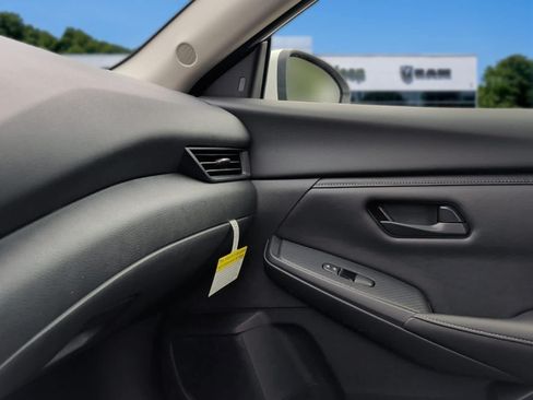 Used 2025 Nissan Sentra S FWD image 26