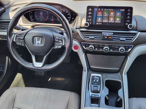 Used 2018 Honda Accord Touring image 26