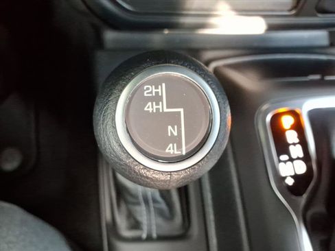 Used 2025 Jeep Gladiator Sport image 24