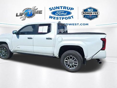 Used 2025 Toyota Tacoma Limited AWD/4WD image 45
