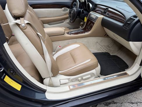 Used 2008 Lexus SC 430 Convertible RWD image 23