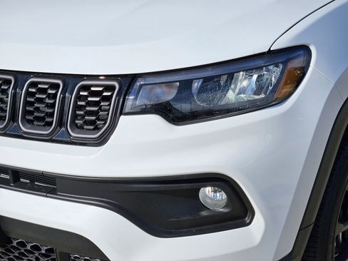 New 2026 Jeep Compass Latitude image 10