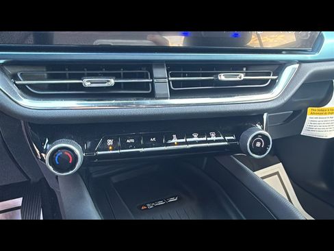 New 2025 Chevrolet Equinox EV LT image 20