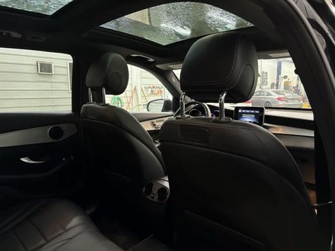 Used 2019 Mercedes-Benz GLC 300 4MATIC image 31