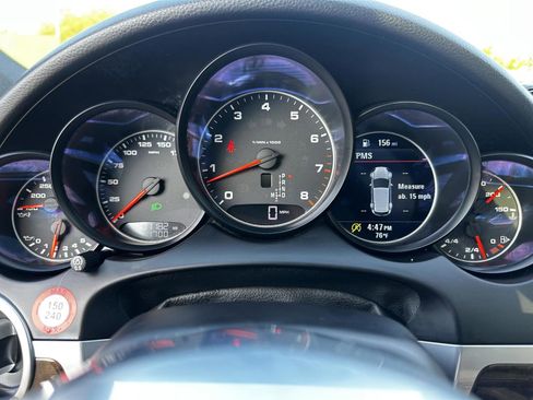 Used 2018 Porsche Cayenne Platinum Edition w/ Premium Package image 31