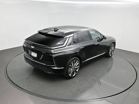 Used 2026 Cadillac Lyriq Signature Luxury w/ Nappa Leather Package AWD/4WD image 46