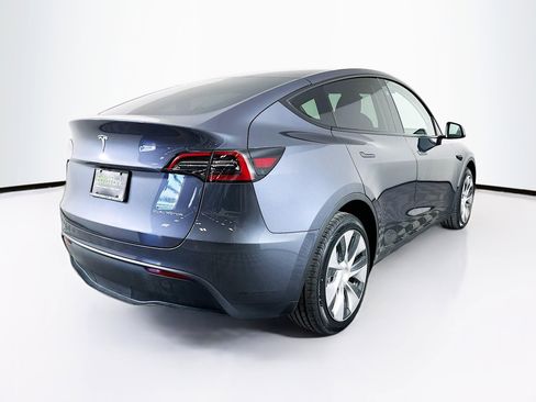 Used 2023 Tesla Model Y Long Range image 9