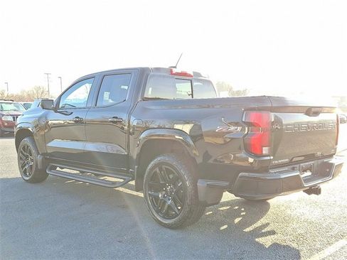 Used 2025 Chevrolet Colorado Z71 w/ Technology Package image 7