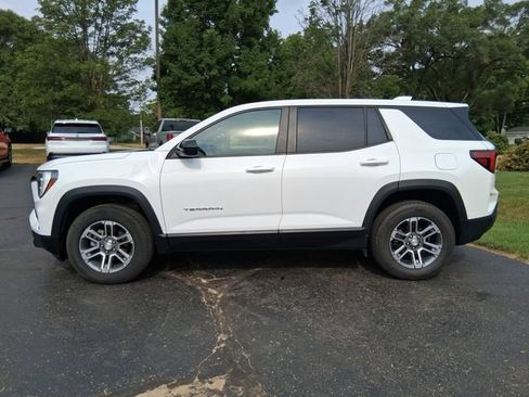 Used 2026 GMC Terrain Elevation AWD/4WD image 3