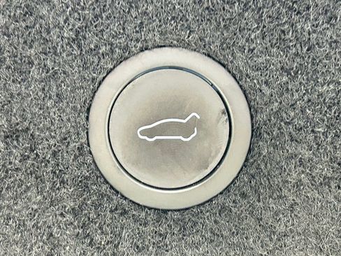 Used 2021 Tesla Model S Plaid image 15