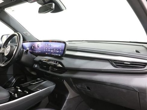 Used 2025 Buick Enclave Preferred FWD image 16