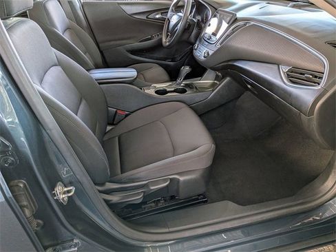 Used 2020 Chevrolet Malibu LT image 32