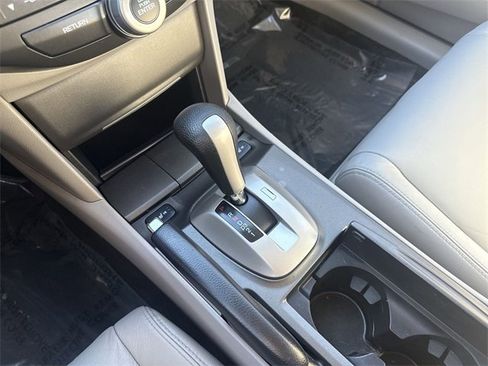 Used 2011 Honda Accord EX-L image 18