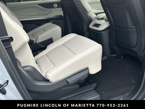 New 2026 Lincoln Navigator L Reserve AWD/4WD image 32