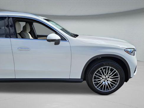 New 2026 Mercedes-Benz GLC 300 image 39