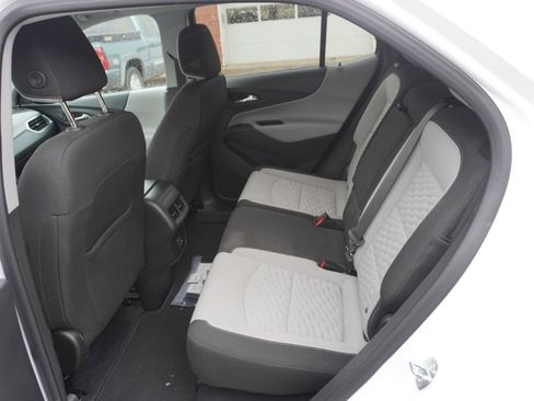 Used 2021 Chevrolet Equinox LS w/ LS Convenience Package image 19