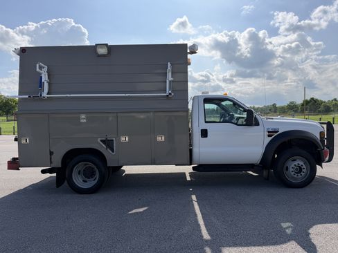 Used 2008 Ford F450 4x4 Regular Cab Super Duty image 2