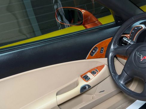 Used 2005 Chevrolet Corvette Coupe w/ Preferred Equipment Group image 15
