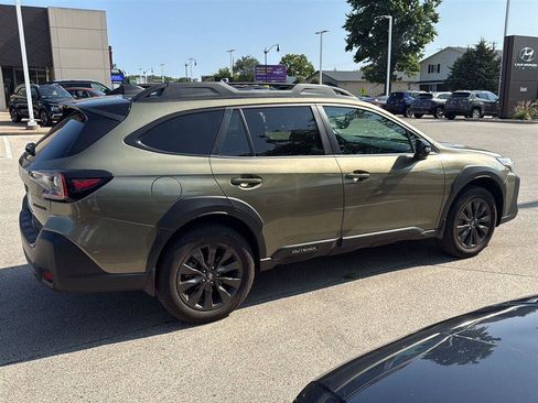 Used 2025 Subaru Outback Onyx Edition AWD/4WD image 10