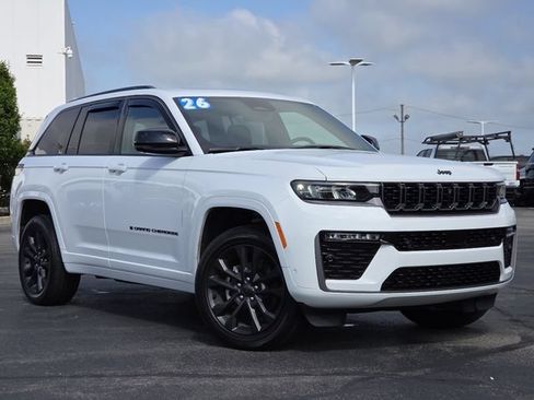 Used 2026 Jeep Grand Cherokee Limited AWD/4WD image 2