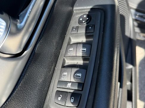 Used 2020 Chrysler Pacifica Touring-L Plus w/ Advanced Safetytec Group FWD image 28