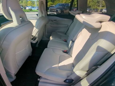 Used 2021 Volvo XC90 T5 Momentum w/ Protection Package Premier FWD image 10