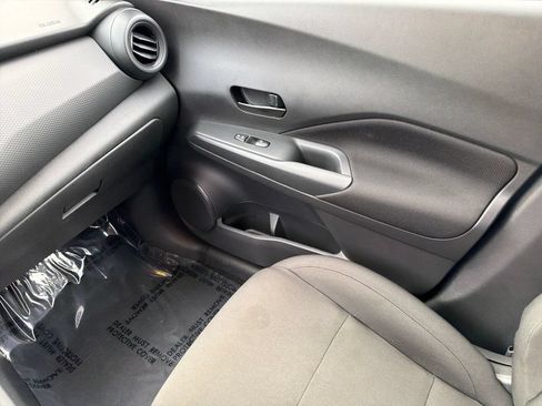 Used 2025 Nissan Kicks Play S FWD image 27