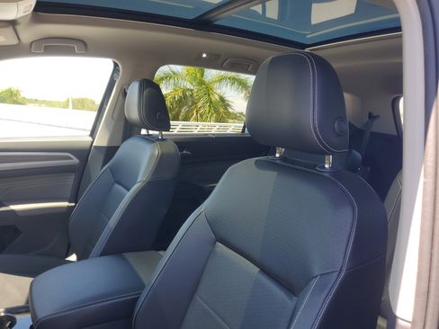 Used 2023 Volkswagen Atlas SEL AWD/4WD image 17