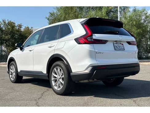Used 2025 Honda CR-V EX image 3