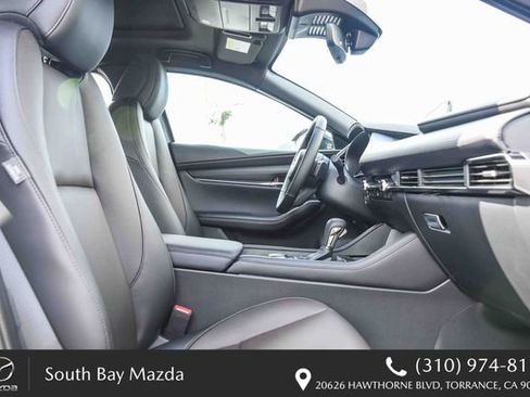 New 2026 MAZDA MAZDA3 Hatchback w/Premium Plus Pkg image 18