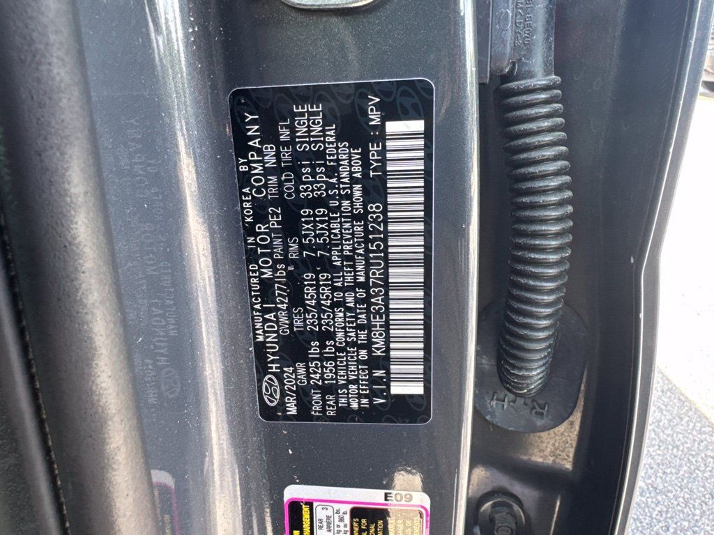 Used 2024 Hyundai Kona Limited FWD image 12