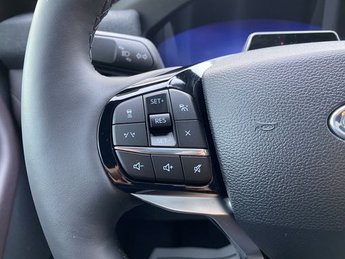 Used 2025 Ford Explorer Platinum image 20