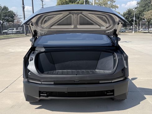 Used 2025 Tesla Cybertruck AWD Crew Cab image 20
