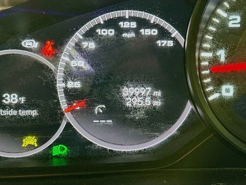 Used 2022 Porsche Cayenne image 12