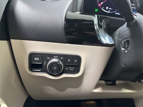 Used 2025 Mercedes-Benz GLA 250 4MATIC image 16