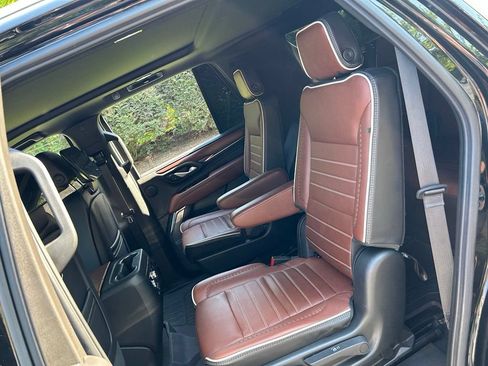 Used 2023 GMC Yukon Denali Ultimate AWD/4WD image 44